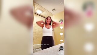 Sexy TikTok Girls: Uhhhh, nice shower #1