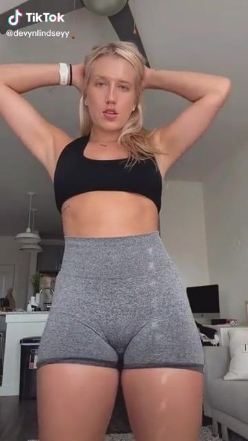 PAWG showing off