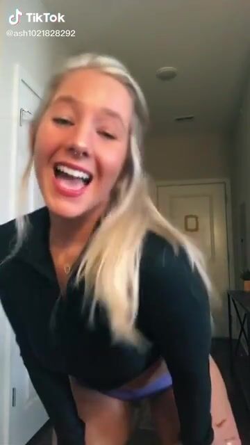 PAWG shaking that ass