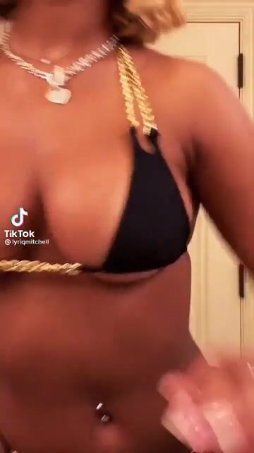 Casual jiggles or no?