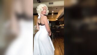 Sexy TikTok Girls: If Marilyn Monroe had a phat ass.... #1