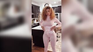 Sexy TikTok Girls: @poshbykshop hottie for u #2