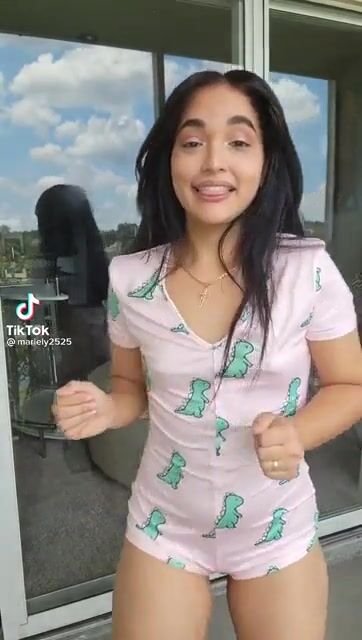 Man I bet she can ride good