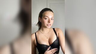 Sexy TikTok Girls: She like’s to fuck.♥️♥️♥️♥️ #2