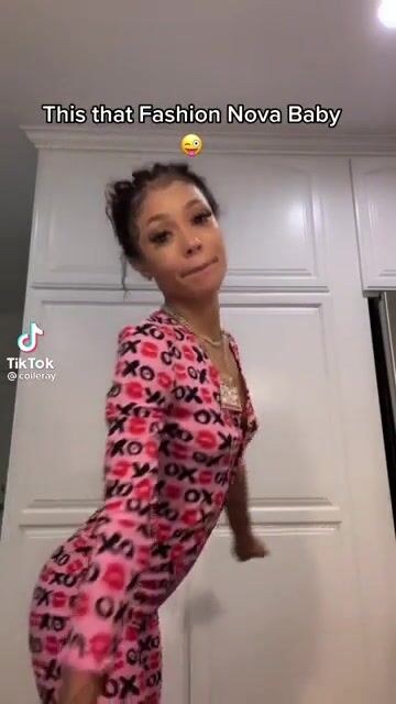 she knows how to work ha lil butt ????