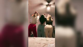 Sexy TikTok Girls: The girl on the right♥️♥️♥️♥️ #3