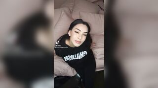 Sexy TikTok Girls: God damn.... this girl made me stutter #1