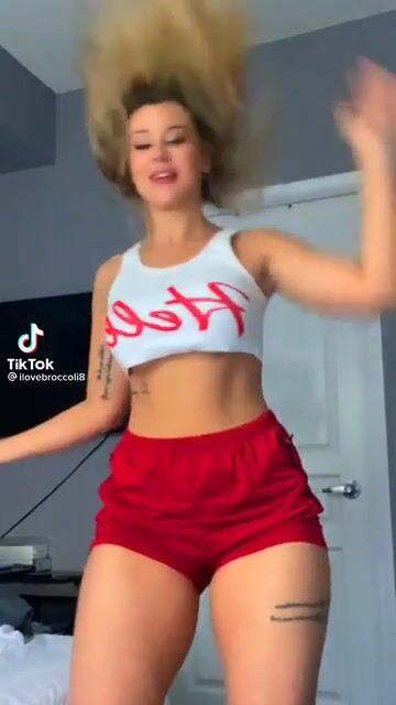 upvote if she‘s hot