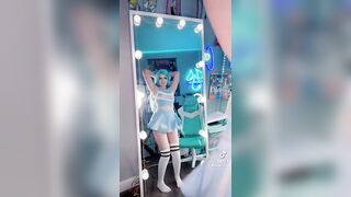 Sexy TikTok Girls: Cheerleader thot #4