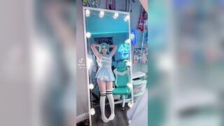 Sexy TikTok Girls: Cheerleader thot #2