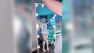 Sexy TikTok Girls: Cheerleader thot #3