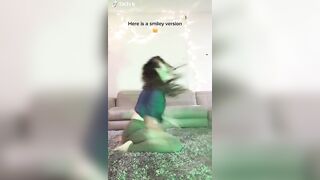 Sexy TikTok Girls: God that thing is moving #2