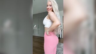 Sexy TikTok Girls: She has everything #2