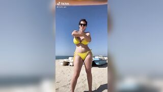 Sexy TikTok Girls: She got the moves #2