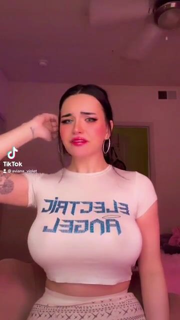 wow I wanna see those melons ????