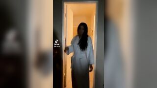 Sexy TikTok Girls: Wow look at that silhouette #2