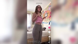 Sexy TikTok Girls: She got a big old booty #1