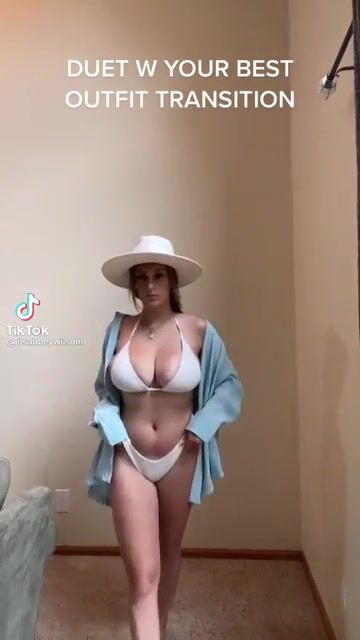 She gives off strong milf vibes