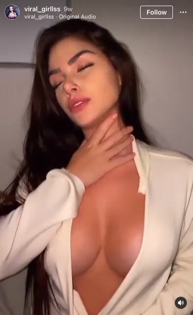 Latina thot chokes herself