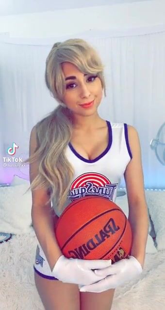 X-Rated Lola Bunny