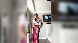 Sexy TikTok Girls: The colors really accentuate the curves #2