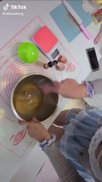 Busty Asian TikTokThot teaches us how to cook