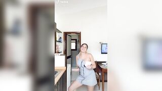 Sexy TikTok Girls: Let them DAWGS eat!! #1