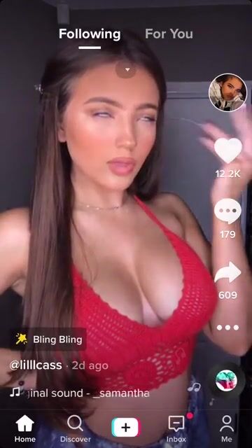 @lillicassidy showing us her tits are fucking huge