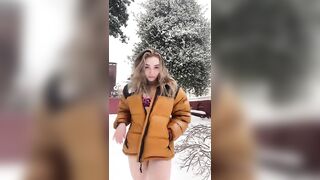 Sexy TikTok Girls: I’d like to keep her warm #1