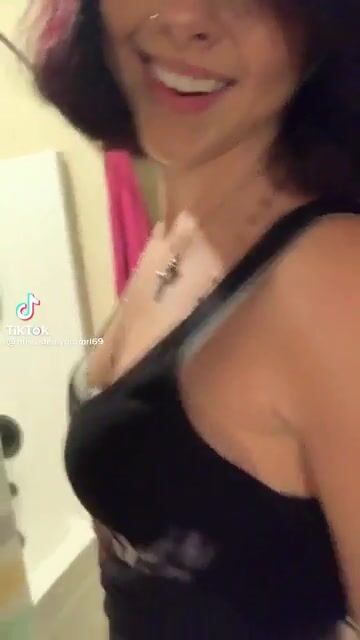 Fuckk she so bad