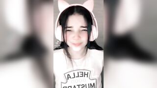 Sexy TikTok Girls: Come on keep it bouncing #1