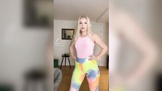 Sexy TikTok Girls: Shaking my huge teen ass #1