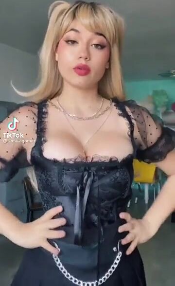 Sofia dressed up her fat tits just for you