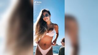 Sexy TikTok Girls: Shaking her tits #1