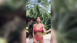 Sexy TikTok Girls: Mia Khalifa look alike #4