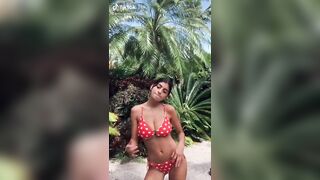 Sexy TikTok Girls: Mia Khalifa look alike #2