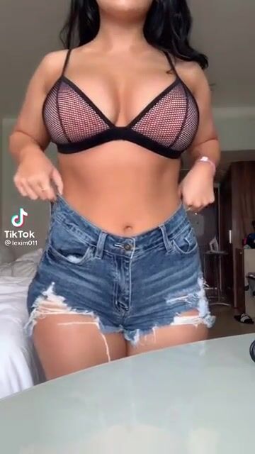 Sexy thot with nice body ????