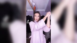 Sexy TikTok Girls: Jiggles where it counts ♥️♥️♥️♥️ #1