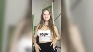 Sexy TikTok Girls: I like to do bounce and jiggle #4