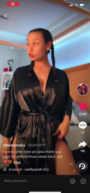 @kaelanisky - her sexy ass in that robe!