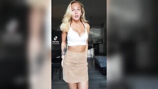 Sexy TikTok Girls: You know they bounce. #1