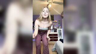 Sexy TikTok Girls: Jiggle physics go BRRR #1