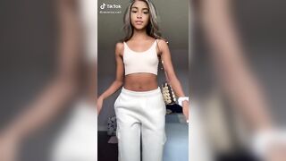 Aleeya(19) favorite light skin ????????