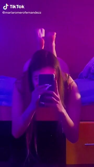 U cud keep a cup on her ass