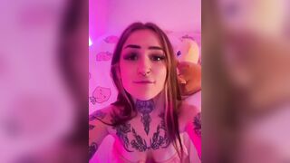 Sexy TikTok Girls: fuzzy duck #4