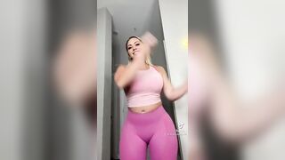 Sexy TikTok Girls: So much ass in those pants #3