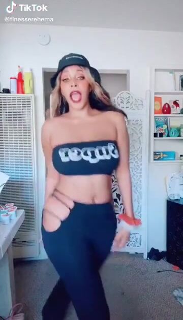 So many braless Tiktok