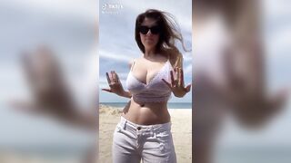 Sexy TikTok Girls: Beach body #2
