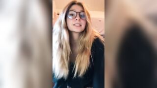 Sexy TikTok Girls: @izzil // Age: 18 // Bless this trend fr ♥️♥️ #1