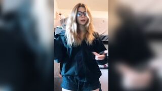 Sexy TikTok Girls: @izzil // Age: 18 // Bless this trend fr ♥️♥️ #2